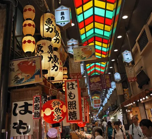 京都のおだいどこ・錦市場で食べ歩き
