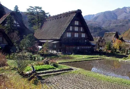 北陸新幹線で便利になった金沢&白川郷