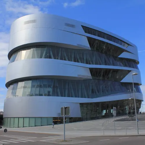 Mercedes-Benz Museum（メルセデス・ベンツ博物館）