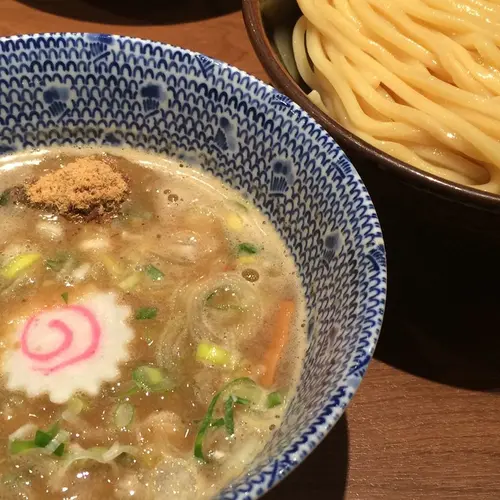 六厘舎