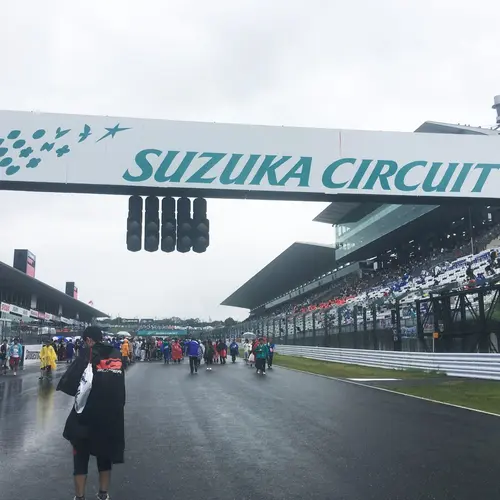 鈴鹿サーキット メインストレート