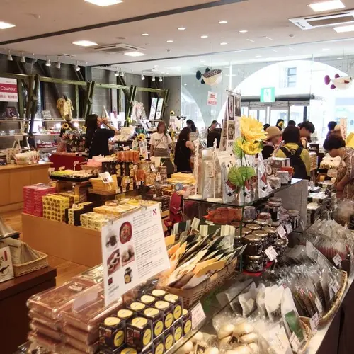 門司港レトロ観光物産館「港ハウス」