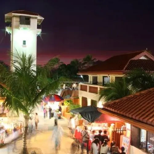 Chamorro Village（チャモロ・ビレッジ）
