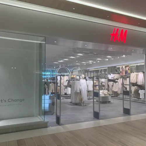 H&M 有明ガーデン店