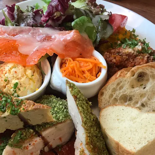 Bistrot glouton ビストログルトン