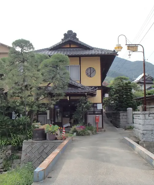 甲府近郊のぬる湯とＢ級グルメで元気を養おう