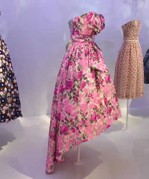 パリのファッション・モードに触れる美術館