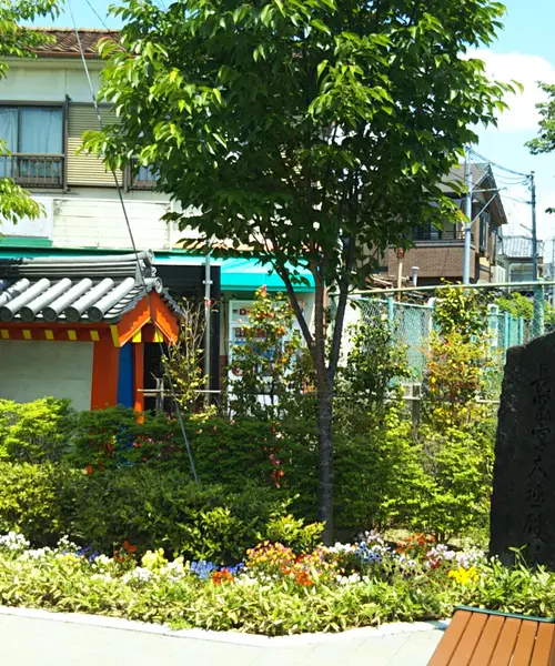 西向日の向こうには・・・