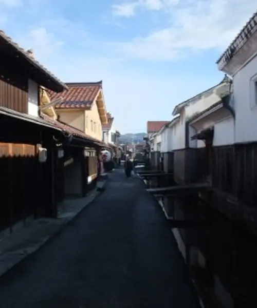 倉吉白壁土蔵群と赤瓦の風情を楽しむ旅