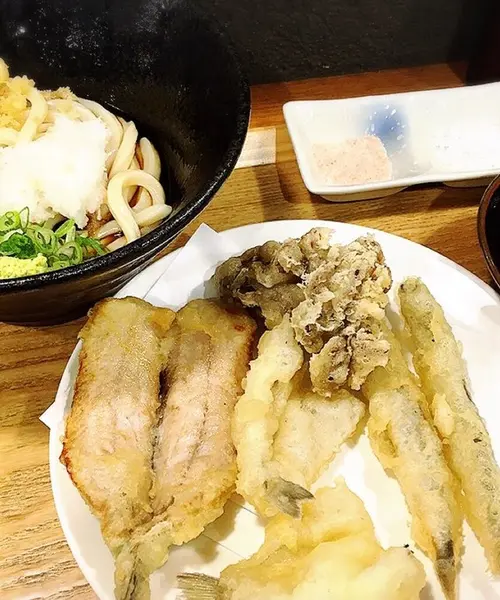 【新大阪】駅近コンパクト♪出張の時の美味しいランチと空いてるカフェ