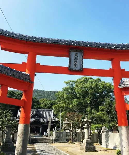 高松で赤い三ツ鳥居！とうどん旅。富士山🗻を空からお届けします✨
