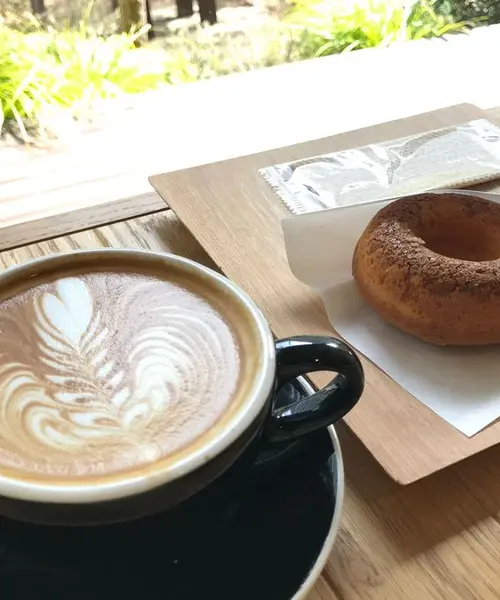 永田町で、ドーナツやコーヒーや自家醸成ビールを満喫
