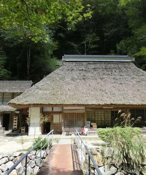 奥津温泉で美人の湯と渓流美を楽しむ