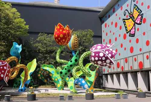 新宿から特急で！草間アートとカフェ・雑貨屋巡りを楽しむ松本旅