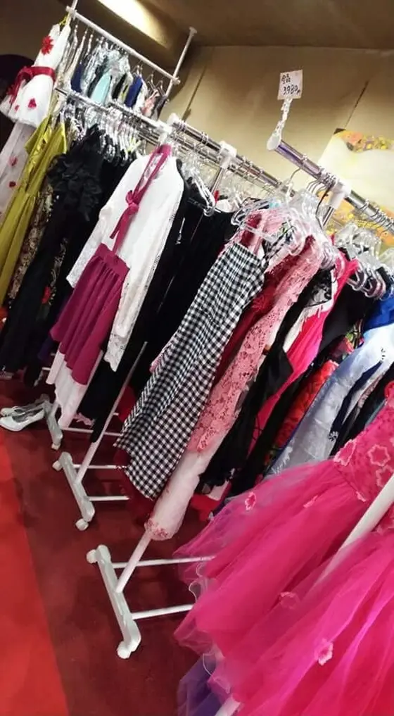 ドレスとワンピース