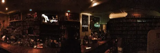 店内のインテリアはオーナーの手作り！