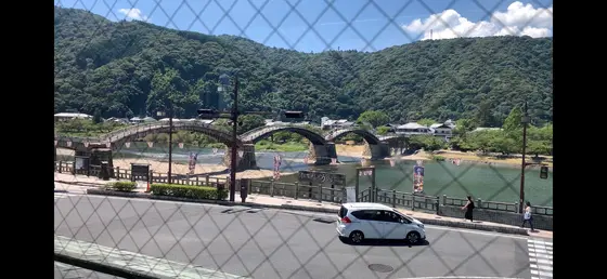 橋が見えます