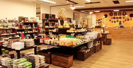 【１】観光会館：待合場所