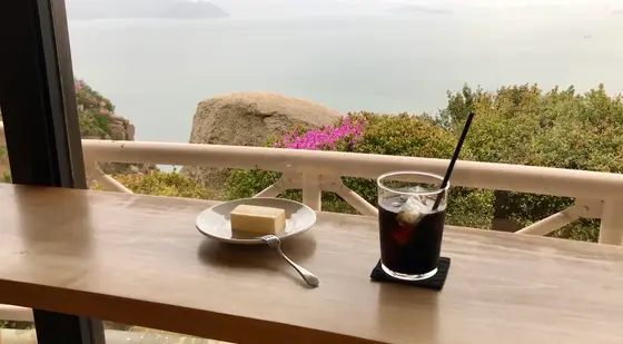 チーズテリーヌとアイスコーヒー