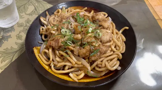 ホルモンうどん並(700円)