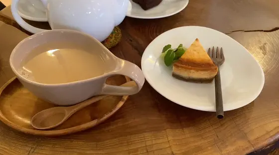 チャイティーラテとチーズケーキ