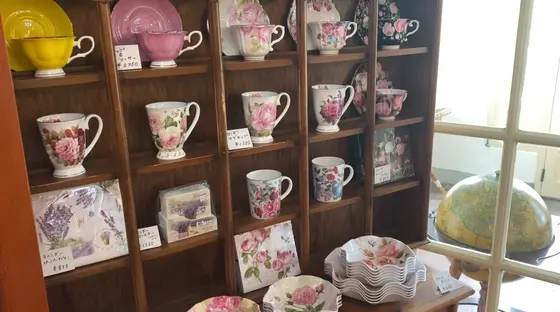 ティーカップも販売