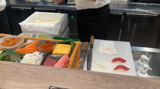 色々なネタを目の前で握ってくれます！