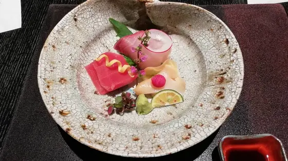 一品一品めででながら食べる