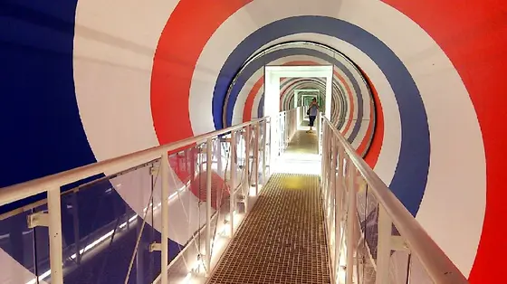 常設展より「Rolling Cylinder」