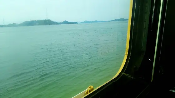 海の上を走っているよう