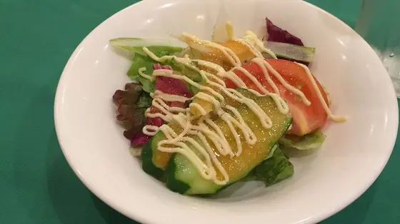 まずサラダ