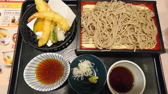海老天せいろそば　９７１円