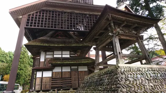 外の姿  雪でつぶれないように（おそらく）、