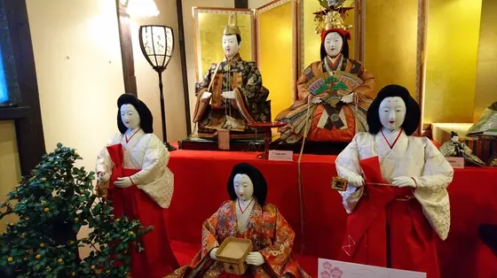 この写真のひな人形が日本で一番デカい