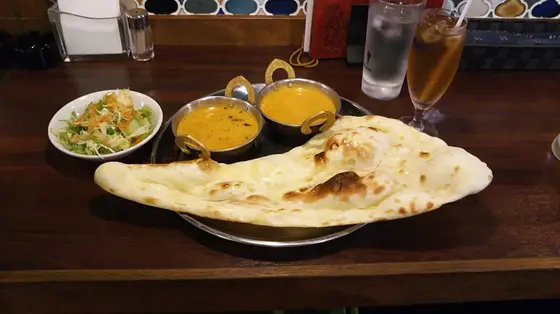 カレー２種のナンセット
