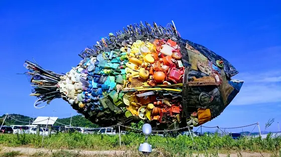 ゴミでできた魚さん