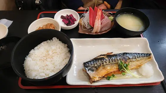 自家製天日干しトロさば干物定食１２００円