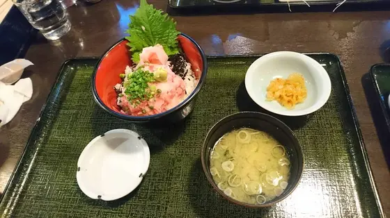 ネギトロ丼　９５０円