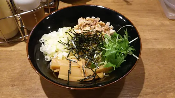 東京の名物であるすためしと油そば