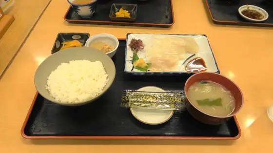 どんぶり横丁　いくら亭