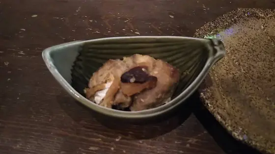 つまみ