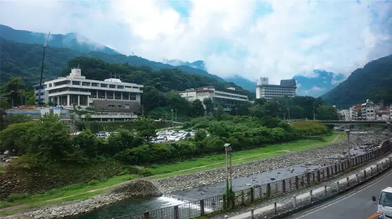 都会から離れて