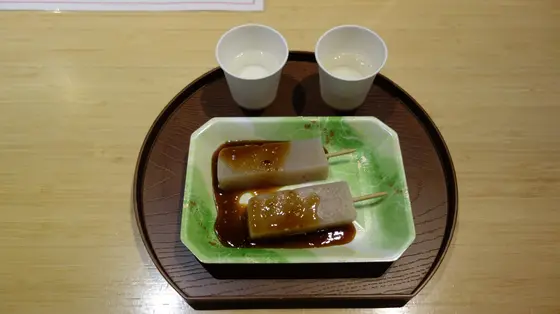 おつまみは味噌田楽。