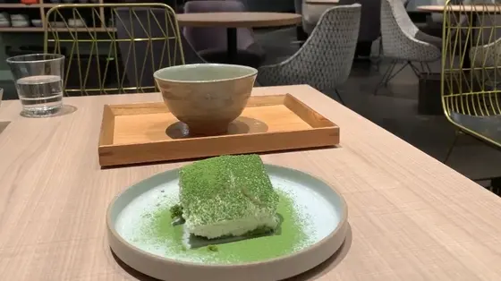 抹茶500円と抹茶豆乳ティラミス 750円