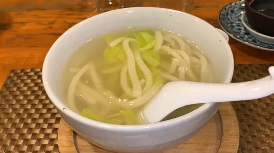 黄ニラのあんかけうどん　680円