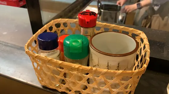 卓上にある調味料