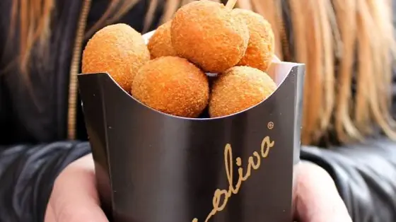 アスコリの名物！オリーブの肉詰めを食べよう🫒