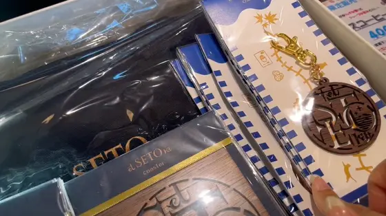 ロゴのグッズも