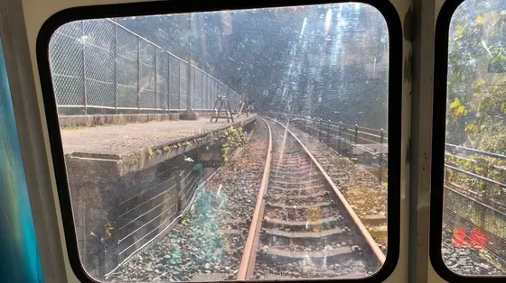 線路を走っていく
