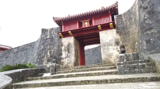 第二の門・瑞泉門(ずいせんもん)